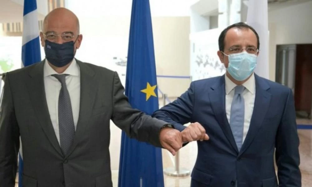 Επικοινωνία Δένδια-Χριστοδουλίδη με "φόντο" το Κυπριακό